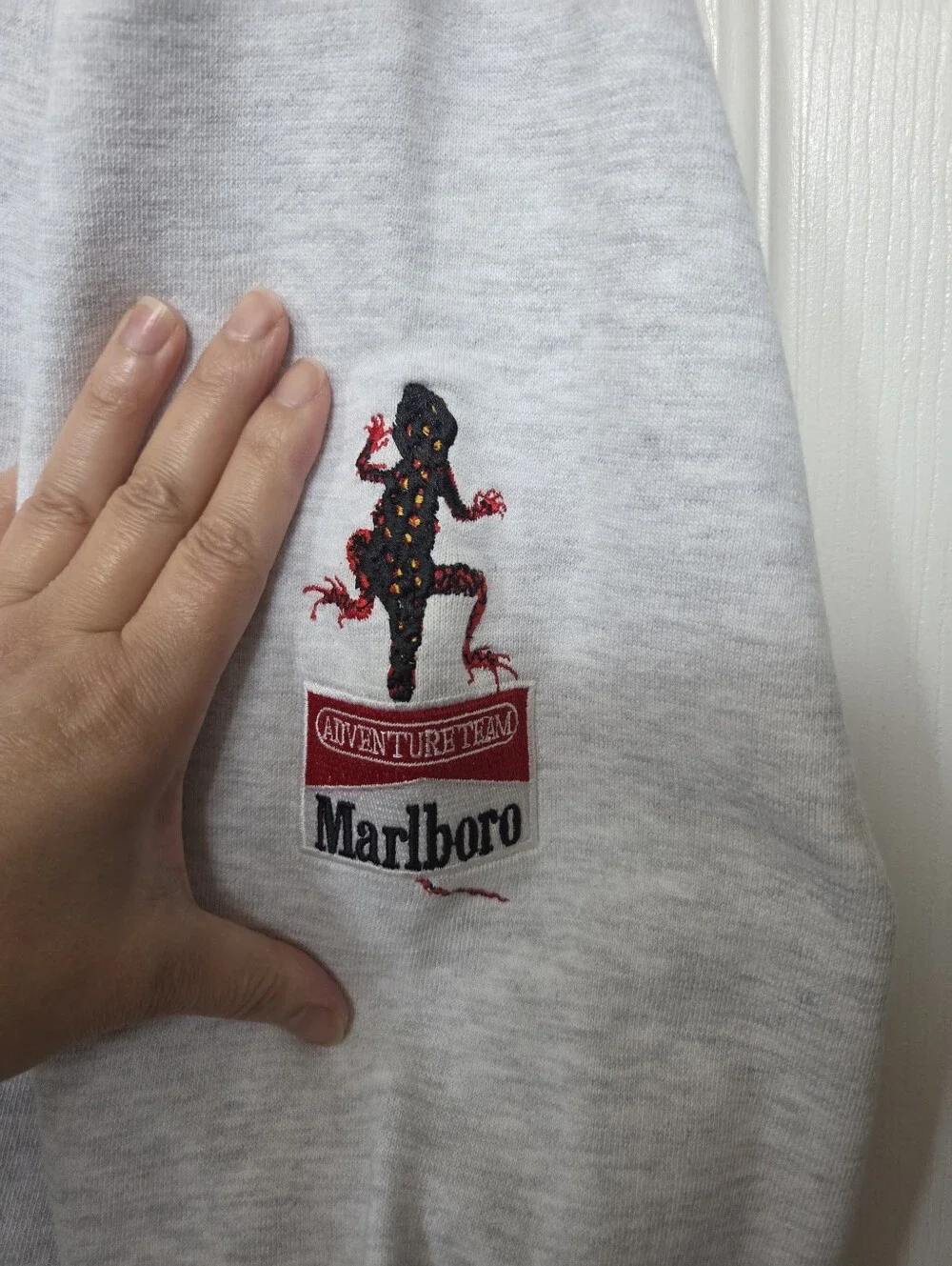 90s Marlboro Adventure Team Gray Sweatshirt With Black Lizard Logo Large Grunge